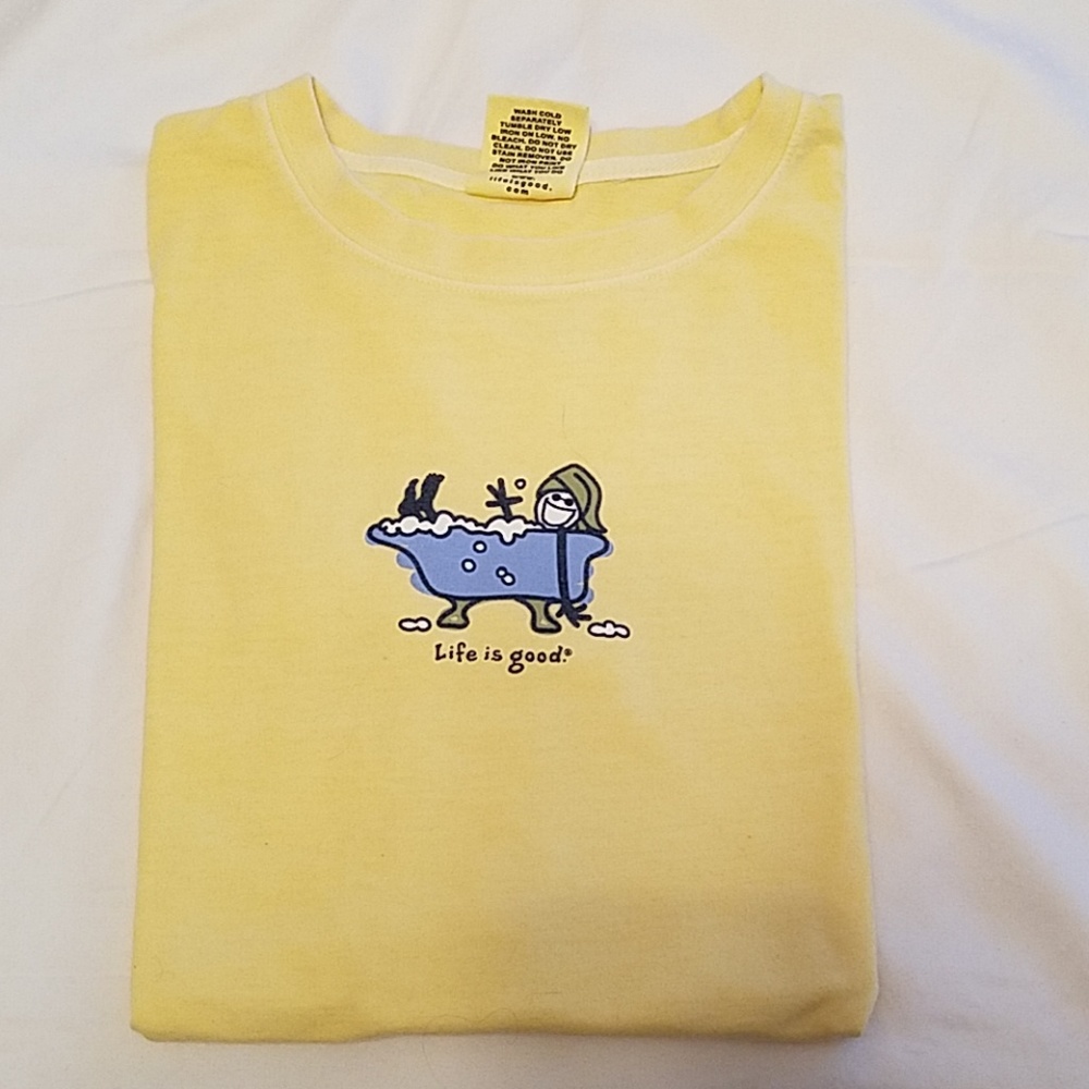 Life is good tee shirt. Medium